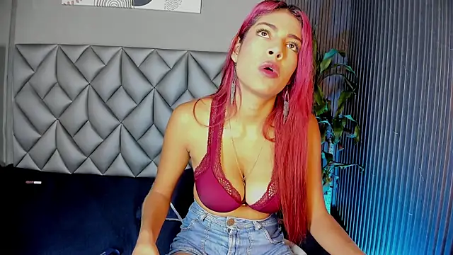 Snapshot of Luna_Ember chatting on 11-11-25, 12:27 Luna Ember online show from 11-11-25, 12:27