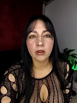 Snapshot of kitten25-hott chatting on 10-25-25, 01:35 kitten25-hott online show from 10-25-25, 01:35