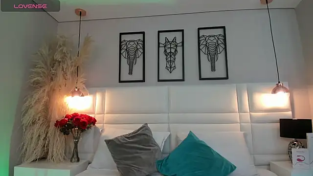 Ari lynn  online show from 10-28-25, 03:10