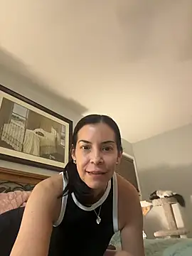 Snapshot of yolandaflores chatting on 10-12-25, 12:09 yolandaflores online show from 10-12-25, 12:09