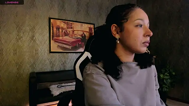 Aisha Goldstein online show from 11-29-25, 12:08