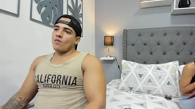 violeta and maxx online show from 11-25-25, 01:05