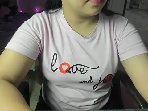 Snapshot of Divya68 chatting on 11-15-25, 05:31 Divya68 online show from 11-15-25, 05:31