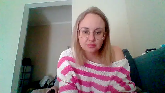 AmyDelamonico online show from 10-13-25, 08:58