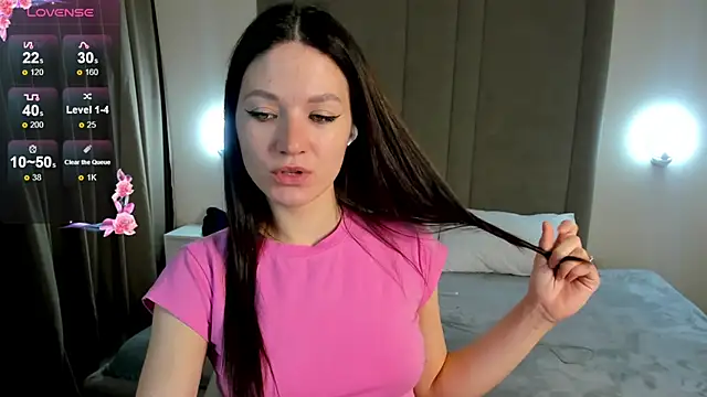 Snapshot of ChillGato chatting on 11-15-25, 01:36 ChillGato online show from 11-15-25, 01:36