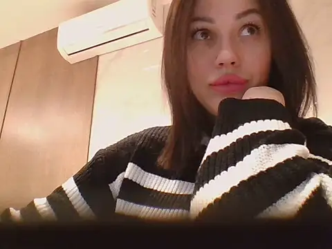 Snapshot of Yanorell chatting on 02-13-26, 10:00 Yanorell online show from 02-13-26, 10:00