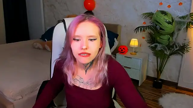 FaeRozellin online show from 10-27-25, 07:51