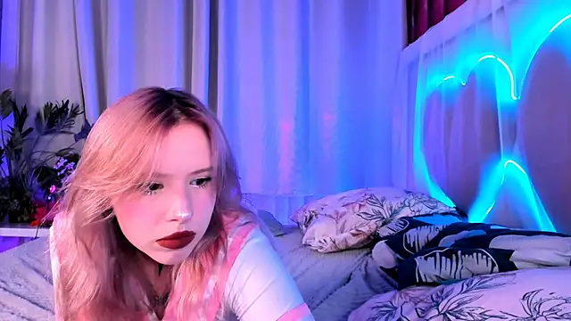 FaeRozellin online show from 11-05-25, 07:58