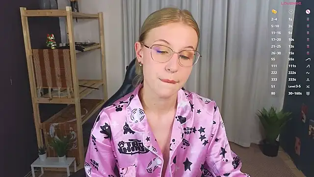 lovedrope online show from 10-15-25, 05:13