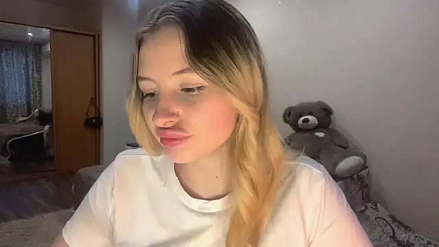 VictoriaMystery online show from 10-15-25, 02:28