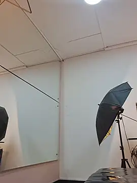 Mariana-Torres online show from 12-17-25, 12:11