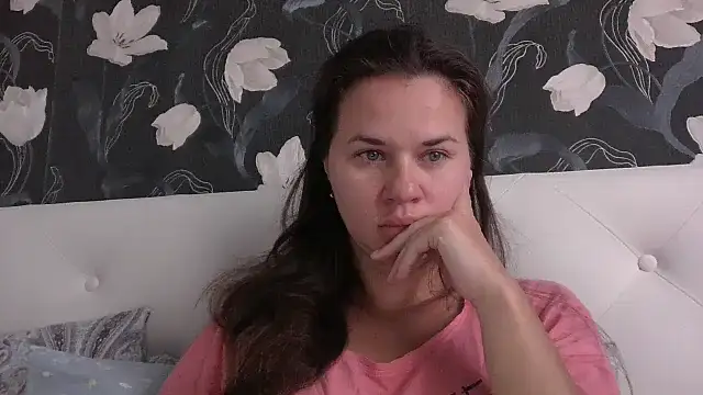 Snapshot of GiaaCaranggi chatting on 10-15-25, 05:07 GiaaCaranggi online show from 10-15-25, 05:07