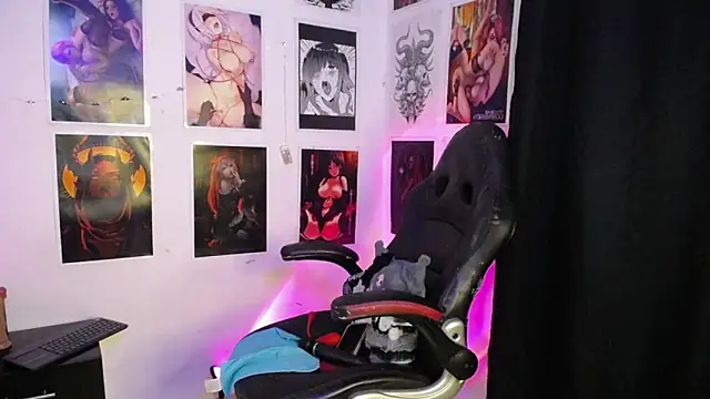 SweetDevil777  online show from 11-05-25, 03:39