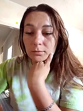 HollyDollsi online show from 10-22-25, 12:05