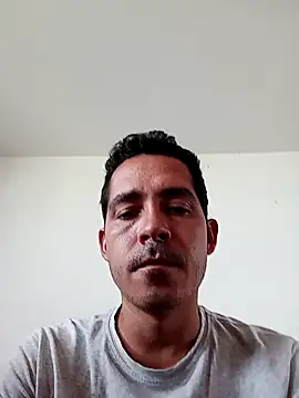 Snapshot of David_man33 chatting on 10-20-25, 05:24 David man33 online show from 10-20-25, 05:24