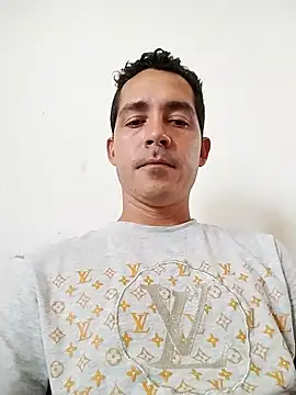 Snapshot of David_man33 chatting on 10-23-25, 03:44 David man33 online show from 10-23-25, 03:44
