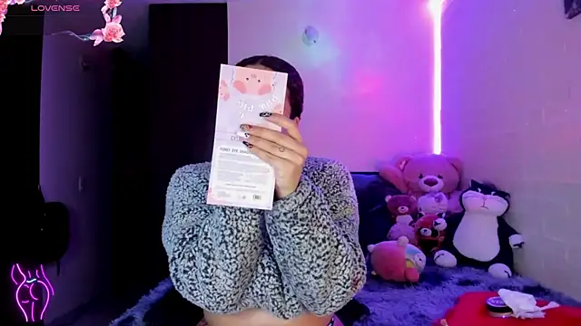 Snapshot of Lizz_martins chatting on 10-27-25, 01:53 Lizz martins online show from 10-27-25, 01:53