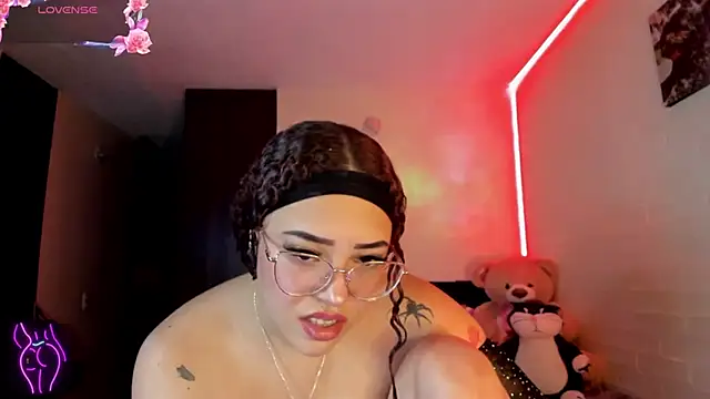 Snapshot of Lizz_martins chatting on 10-29-25, 02:14 Lizz martins online show from 10-29-25, 02:14