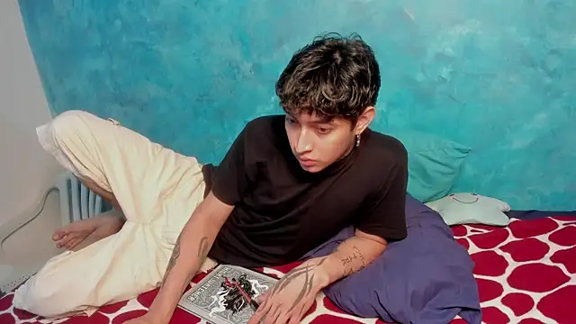 Snapshot of Sky_Wild chatting on 01-09-26, 02:14 Sky Wild online show from 01-09-26, 02:14