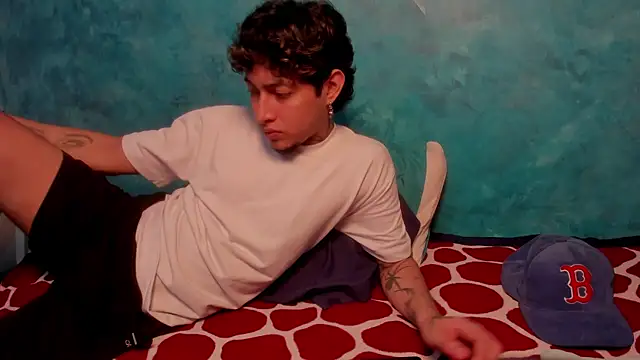 Snapshot of Sky_Wild chatting on 01-11-26, 05:12 Sky Wild online show from 01-11-26, 05:12