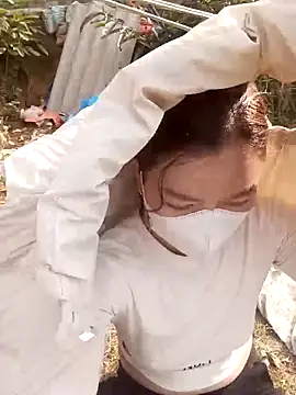 Snapshot of nat-tri chatting on 12-18-25, 07:25 nat-tri online show from 12-18-25, 07:25