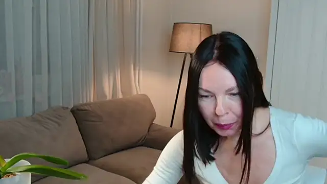 LittleNicolee online show from 12-05-25, 06:37