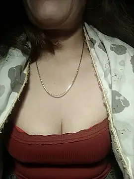 YiyinLy online show from 11-18-25, 07:18