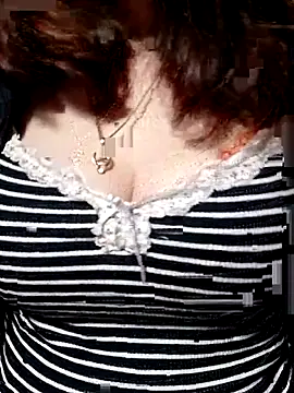 YiyinLy online show from 02-11-26, 02:49