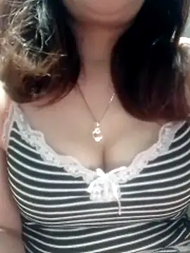 YiyinLy online show from 03-11-26, 09:04