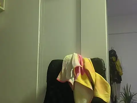 Snapshot of miapink33 chatting on 11-07-25, 02:44 miapink33 online show from 11-07-25, 02:44