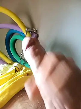 Snapshot of helfo2002 chatting on 10-31-25, 12:39 helfo2002 online show from 10-31-25, 12:39