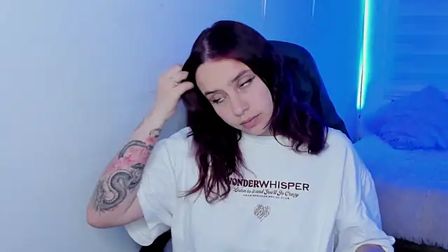 Emily Lindey online show from 01-19-26, 06:39