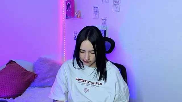 Emily Lindey online show from 03-07-26, 04:53