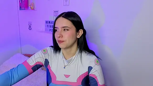 Emily Lindey online show from 03-17-26, 06:17