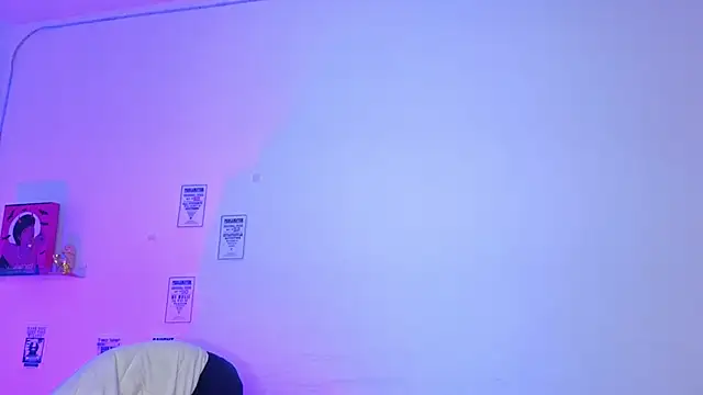 Emily Lindey online show from 04-11-26, 07:45