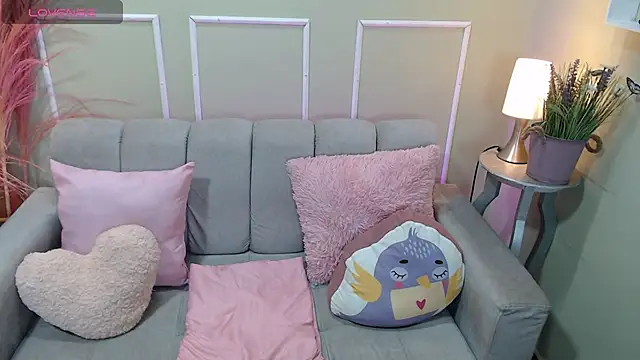 ZharaGag on u online show from 10-16-25, 12:17