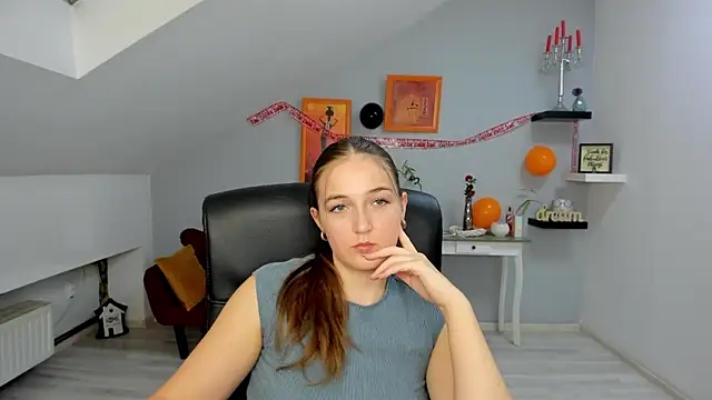 AnneWilsonn online show from 10-30-25, 12:39