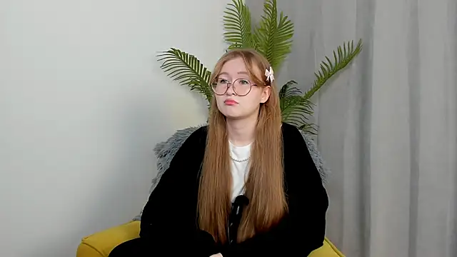 Snapshot of KelleMetos chatting on 10-21-25, 02:40 KelleMetos online show from 10-21-25, 02:40