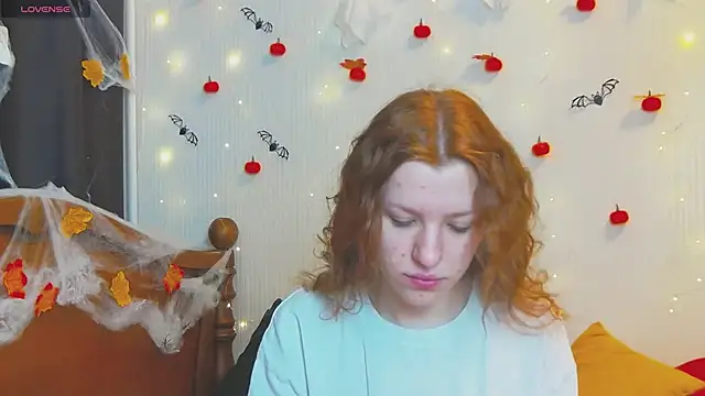 Snapshot of MeganNewCat chatting on 10-30-25, 01:23 MeganNewCat online show from 10-30-25, 01:23