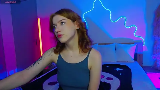 Snapshot of MeganNewCat chatting on 11-20-25, 01:33 MeganNewCat online show from 11-20-25, 01:33