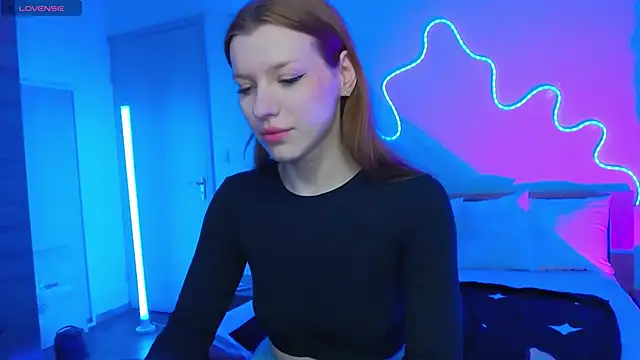 Snapshot of MeganNewCat chatting on 11-23-25, 01:44 MeganNewCat online show from 11-23-25, 01:44