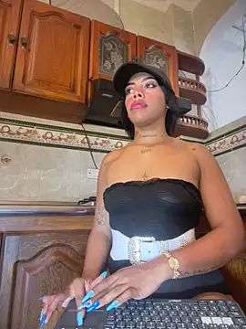 NovaFoxx online show from 12-04-25, 03:32