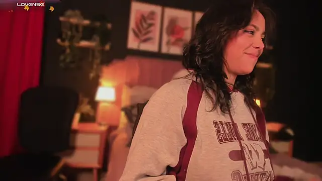 Snapshot of Samanthadela chatting on 10-19-25, 05:41 Samanthadela online show from 10-19-25, 05:41