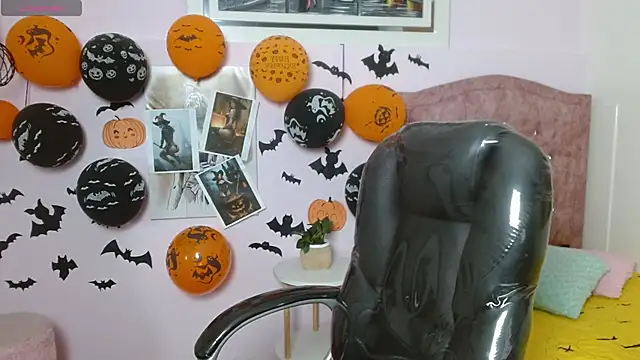 AmethystShadow17 online show from 10-19-25, 01:45