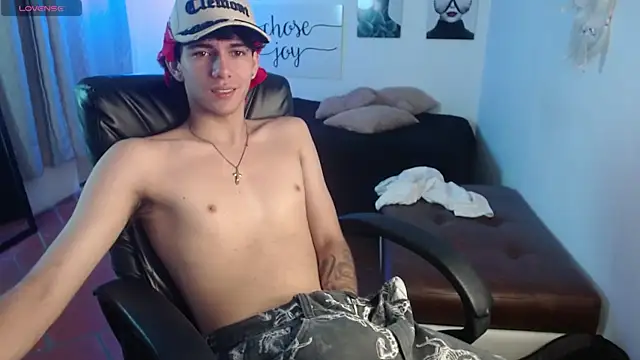 AmethystShadow17 online show from 02-11-26, 07:52