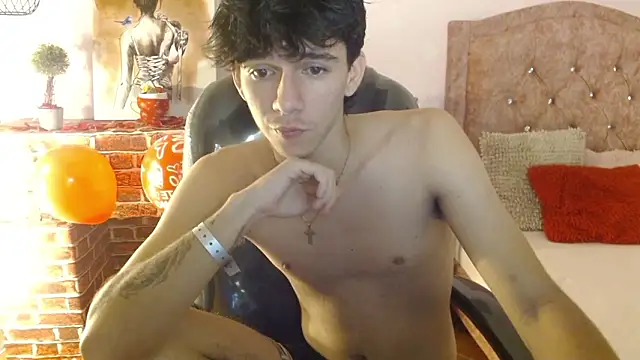 AmethystShadow17 online show from 02-15-26, 01:20