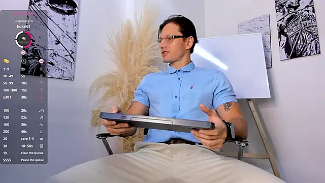 Snapshot of Justin_valverde chatting on 11-26-25, 02:56 Justin valverde online show from 11-26-25, 02:56