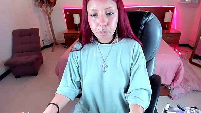 Cat  Moon   online show from 10-25-25, 12:45