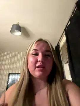 Snapshot of Princessvoltage chatting on 10-14-25, 10:32 Princessvoltage online show from 10-14-25, 10:32