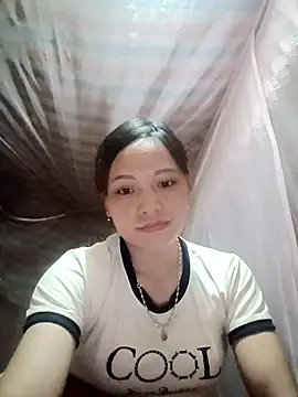 Snapshot of huhu-sexxy chatting on 10-18-25, 01:45 huhu-sexxy online show from 10-18-25, 01:45